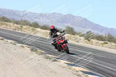 media/Dec-04-2025-Racers Edge (Thu) [[5ebc9f124d]]/3-B Group/3-Session 2 (Turn 7 Inside)/